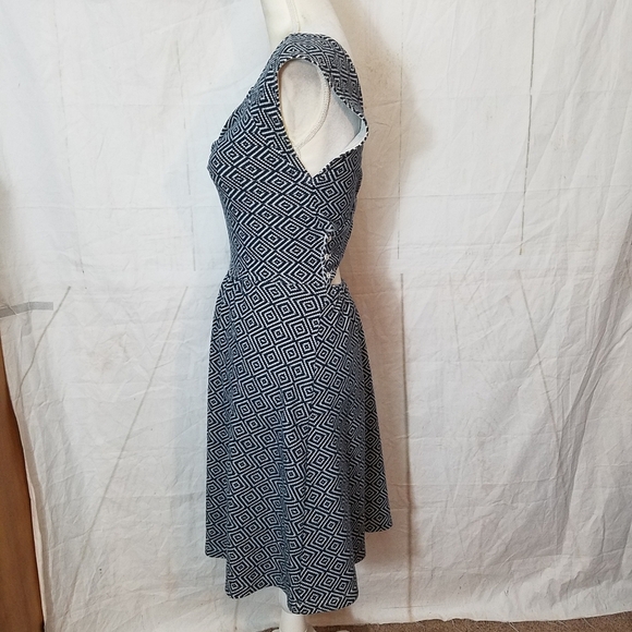 Anthropology Postmark Matilde fit & flare cross back diamond print dress - Picture 6 of 15